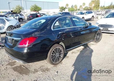 2021 Mercedes-Benz C 300 Sedan z USA, uszkodzony, nr VIN W1KWF8DB7MR638840